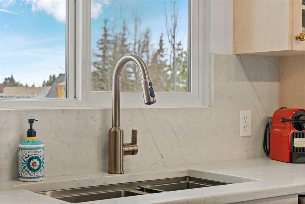 129 Chinook Drive for sale in Calgary The ATeam