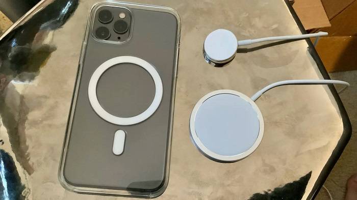 Unlocking the Truth: Debunking Myths About MagSafe Charging and Battery