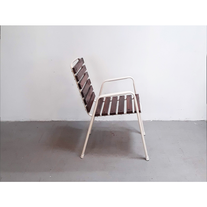 4-chaises-ext-blanches-3