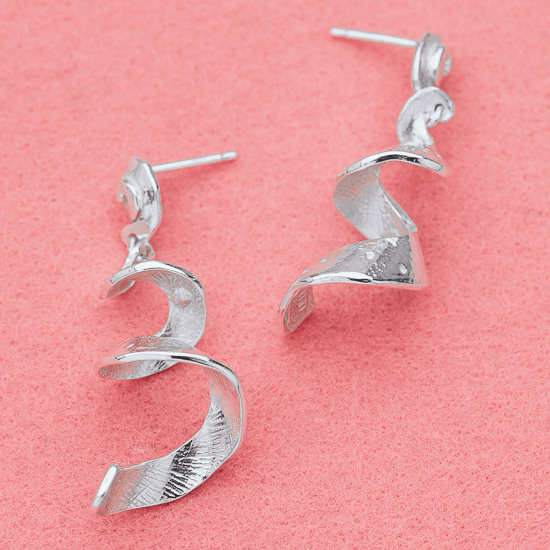 Apple Peel earrings Atelier Shinji Ginza