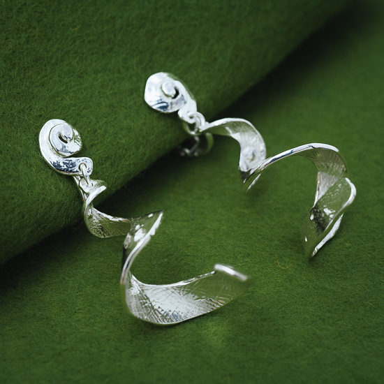 Apple Peel earrings Atelier Shinji Ginza