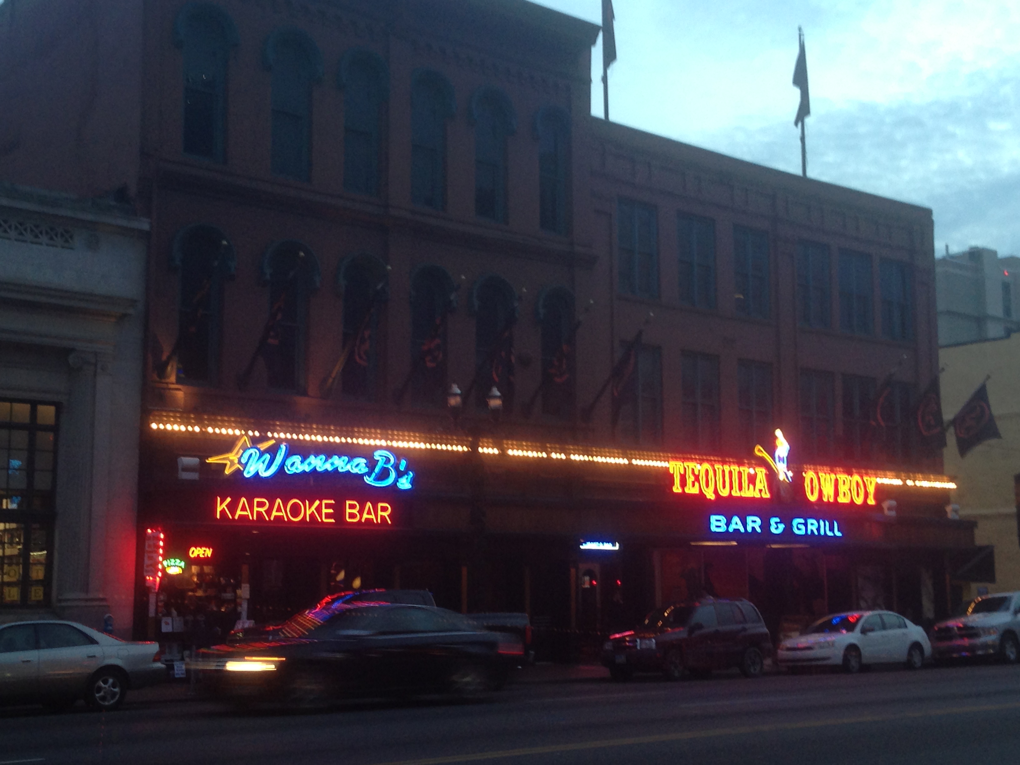 Nashville’s Neon on Broadway How Do I Travel