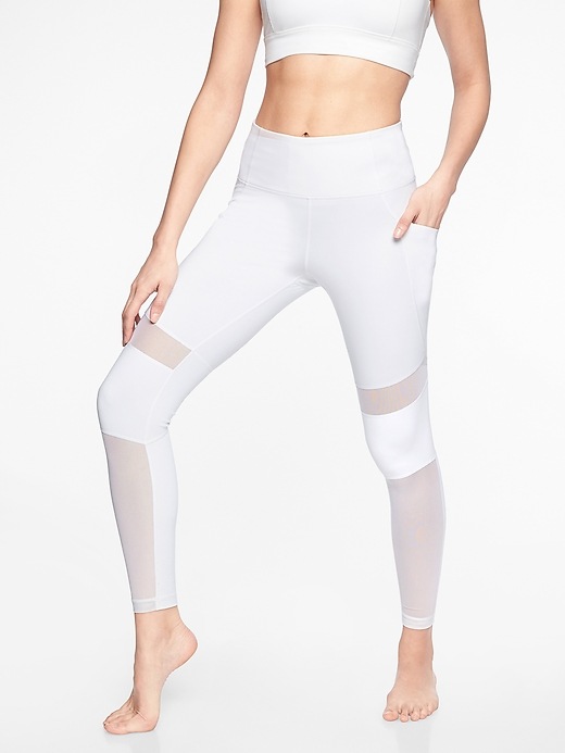 10 Trendy Fitness Clothing Brands We're Obsessing Over Society19