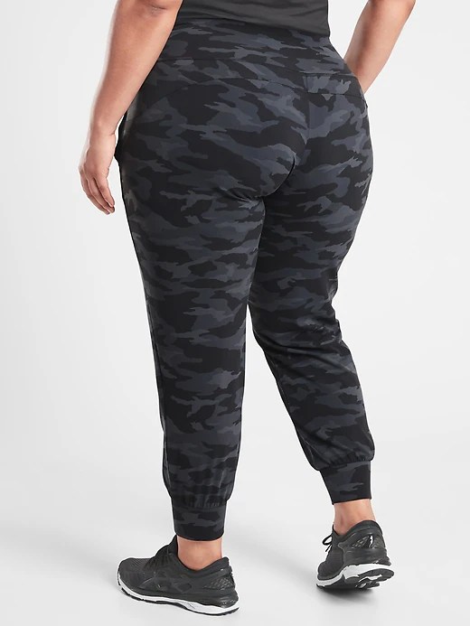 Salutation Jogger Camo Athleta