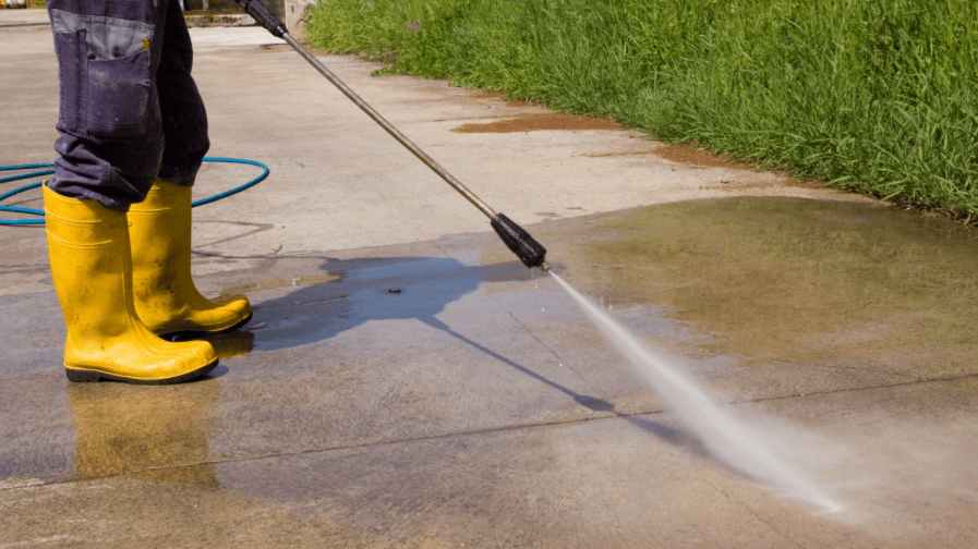 Benefits of hiring a professional pressure cleaning company to clean