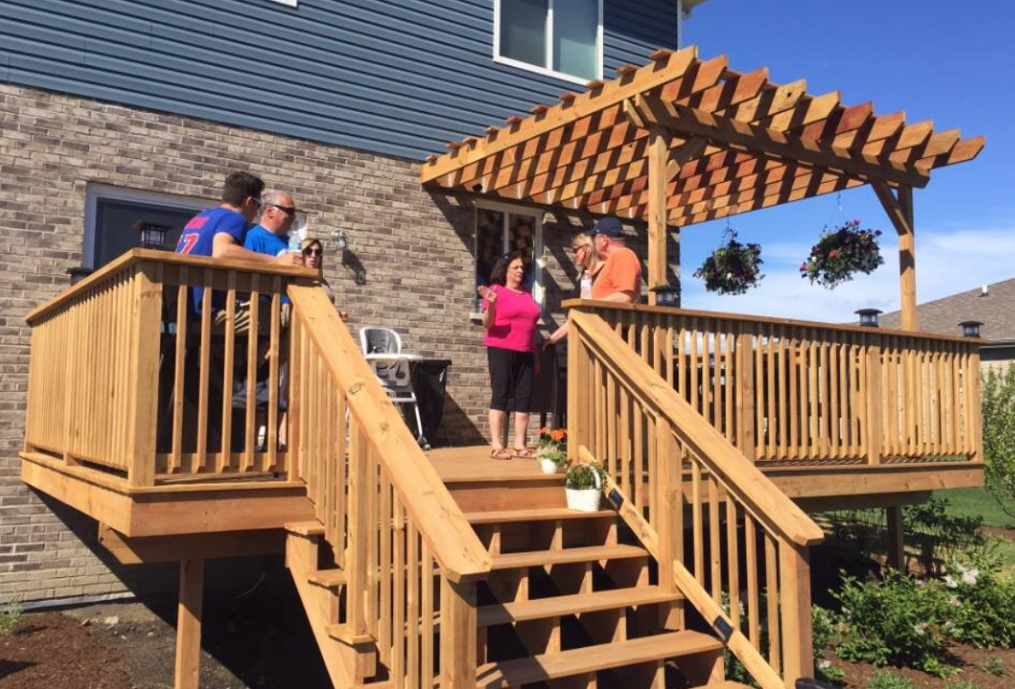 Deck Builder Toronto Provides Various Deck Designs for Construction