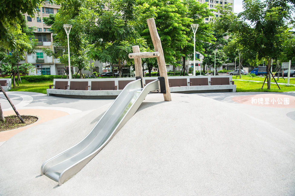 ｜特色公園｜鳳山和德里小公園，特色遊樂器材好好玩