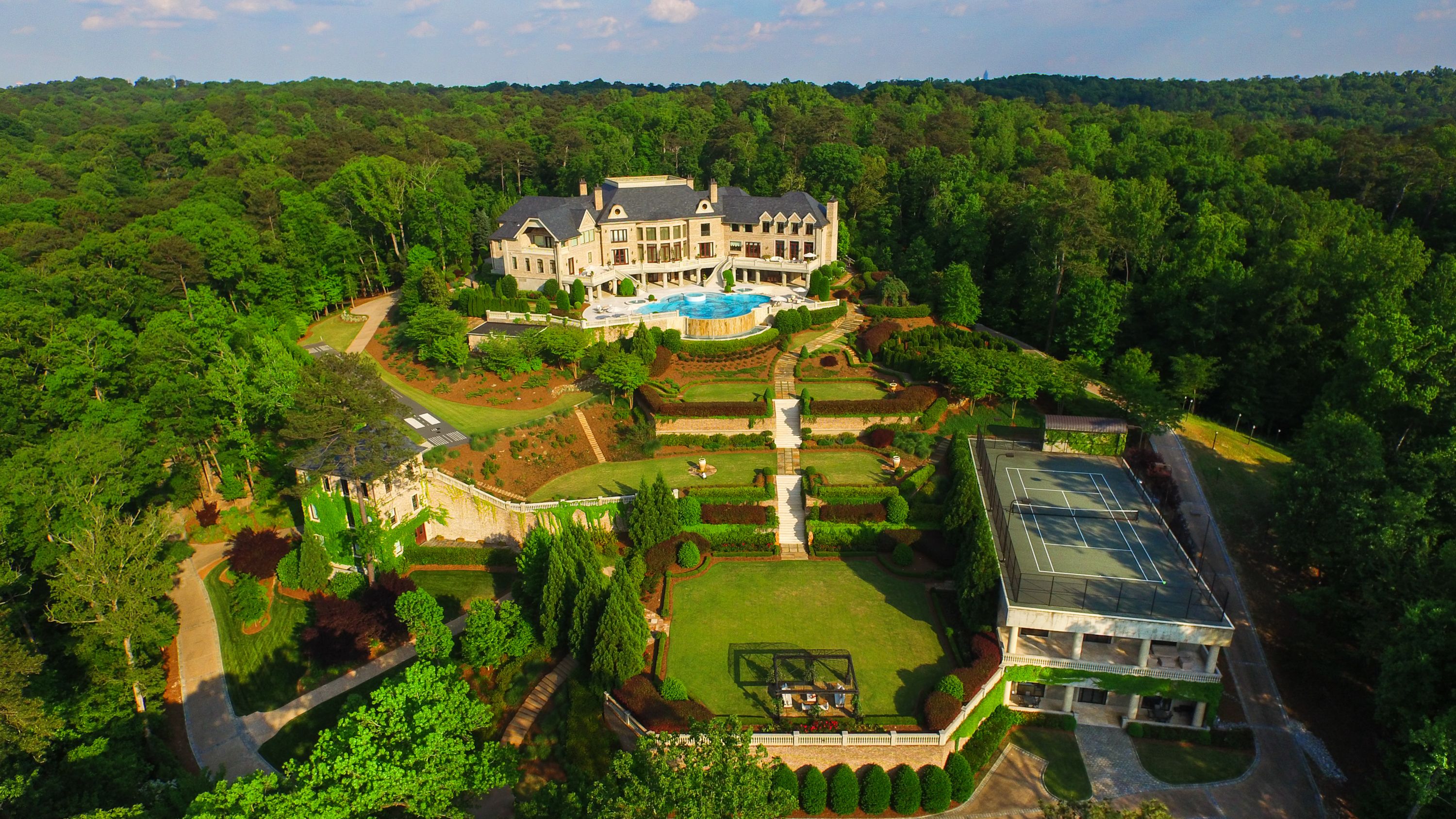Tyler Perry’s 15M mansion bought by Steve Harvey