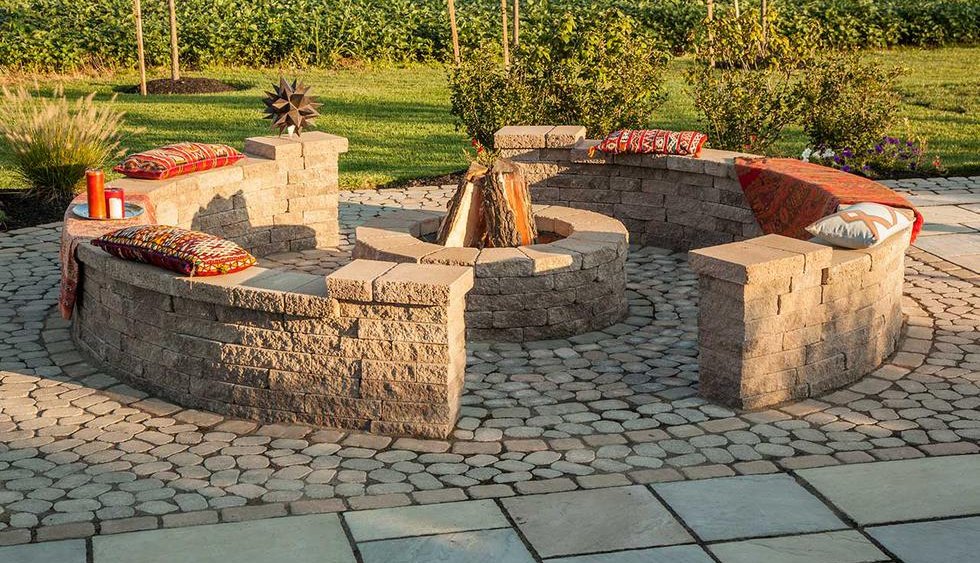 TechoBloc Valencia Firepit Atlantic Mulch