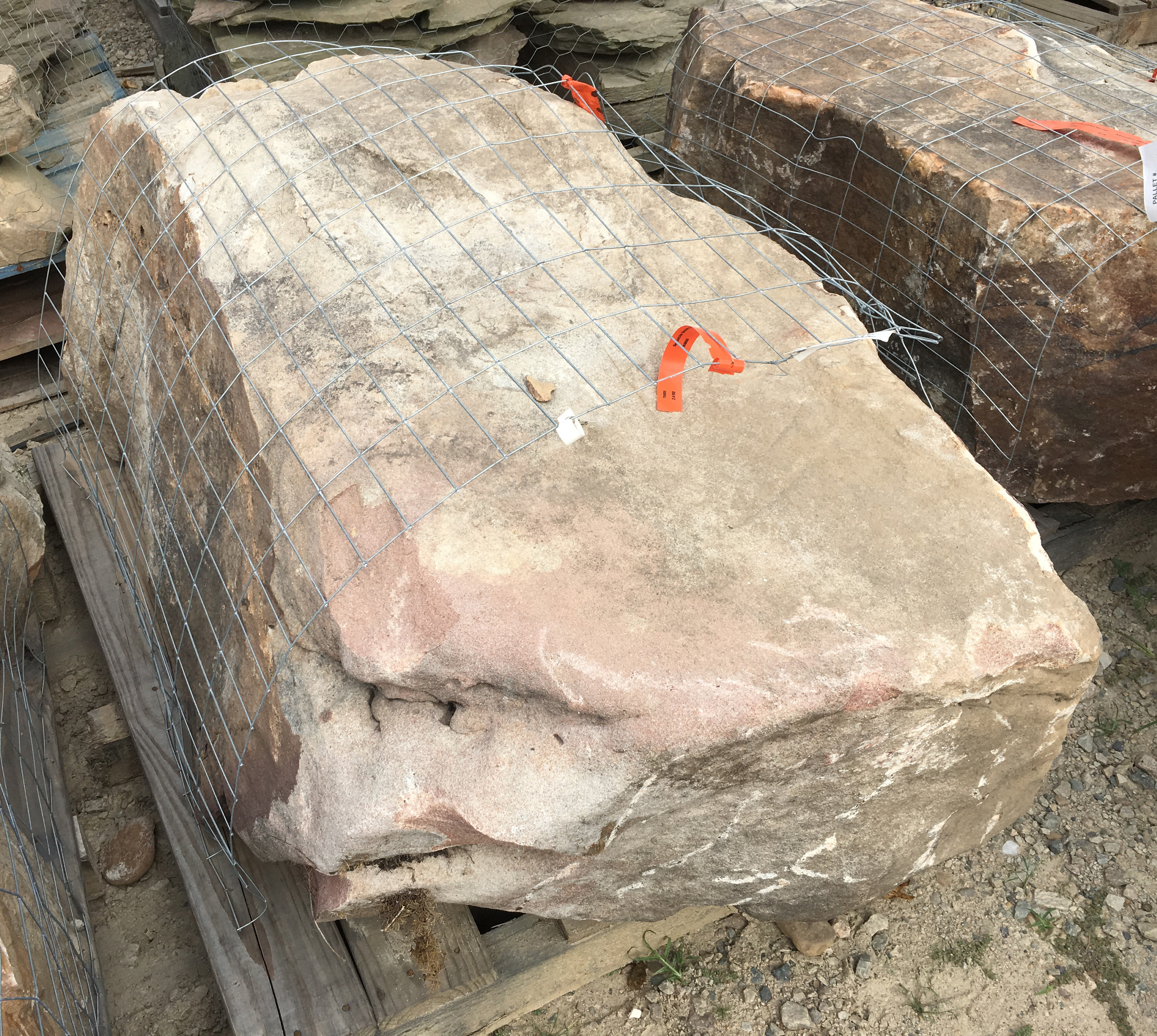 Sequatchie “Large” Boulders Atlantic Mulch