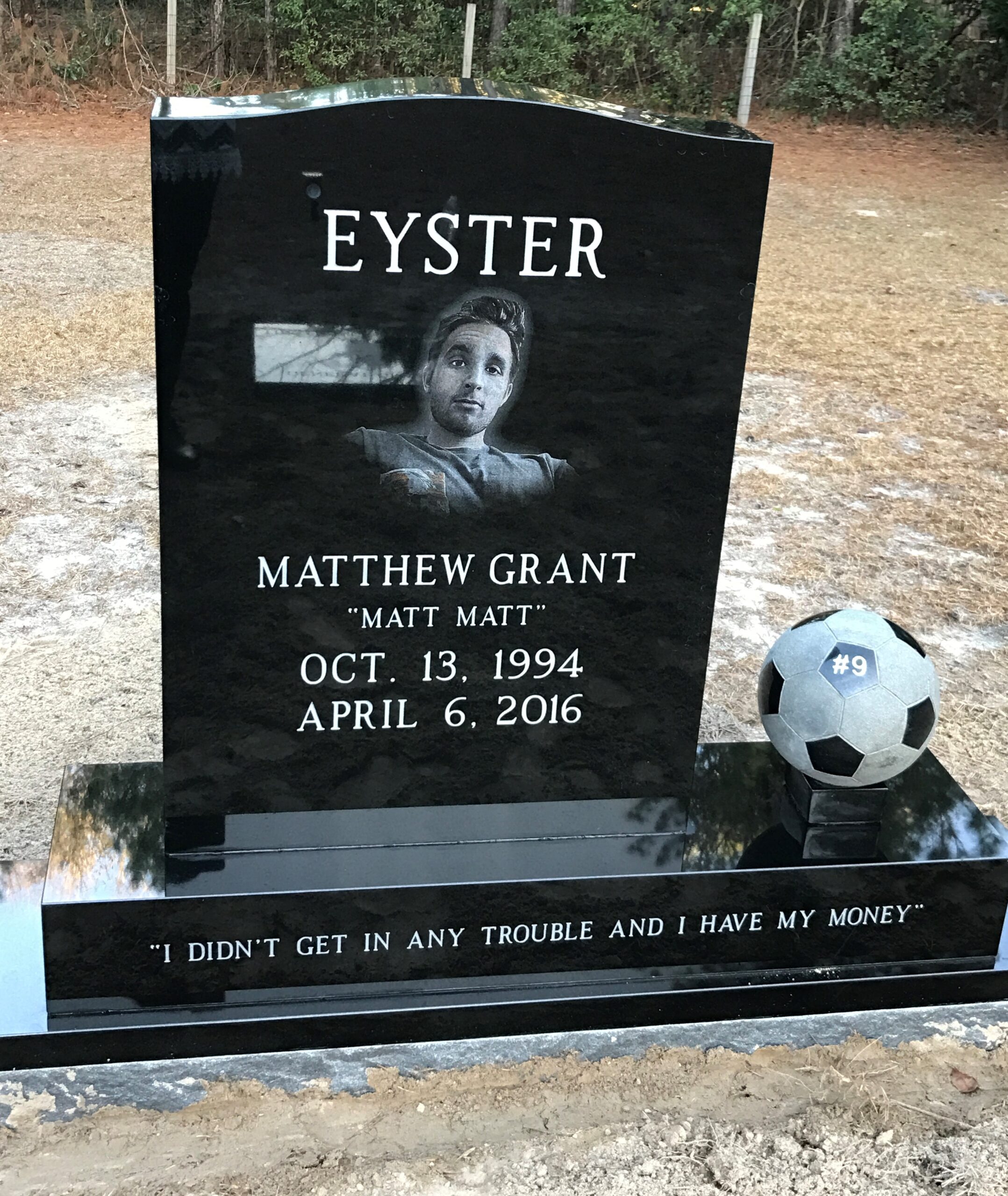 Monuments Black granite Atlas Monuments