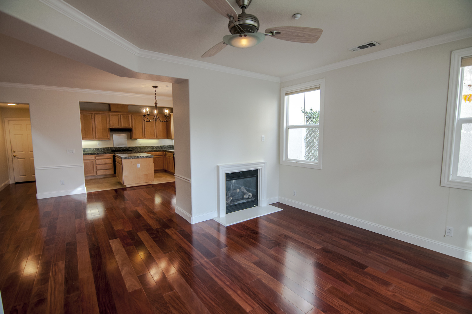 A Look Inside the Charming Townhouse at 383 S Mary Ave in Sunnyvale