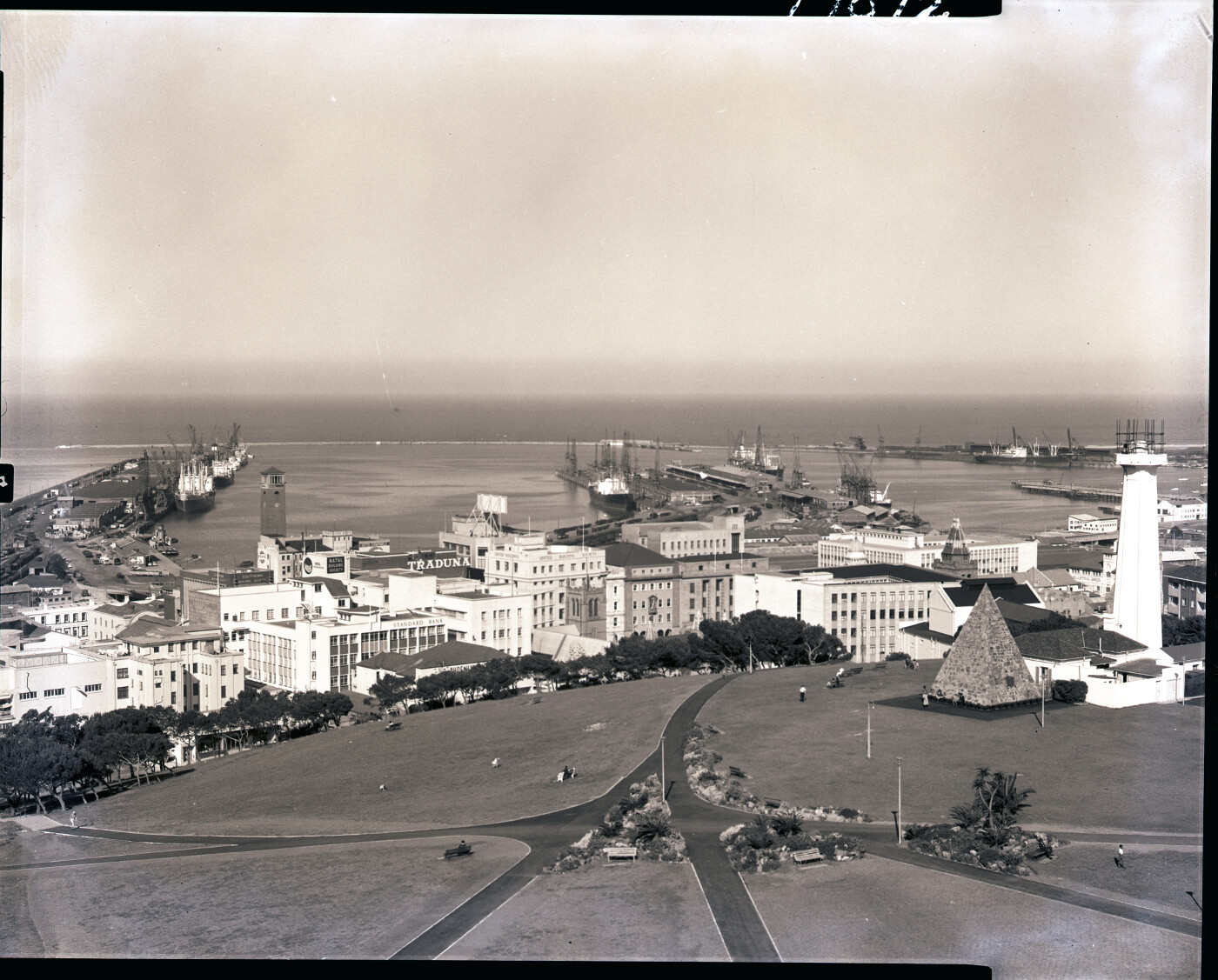 Port Elizabeth, 1967. General view of Port Elizabeth harbour. Atom