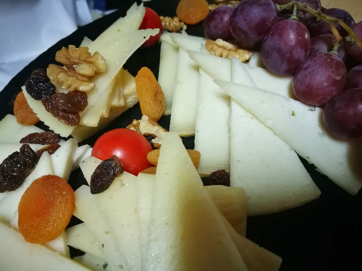 Comer en Almería capital bueno, bonito y barato ¡A tomar por mundo!