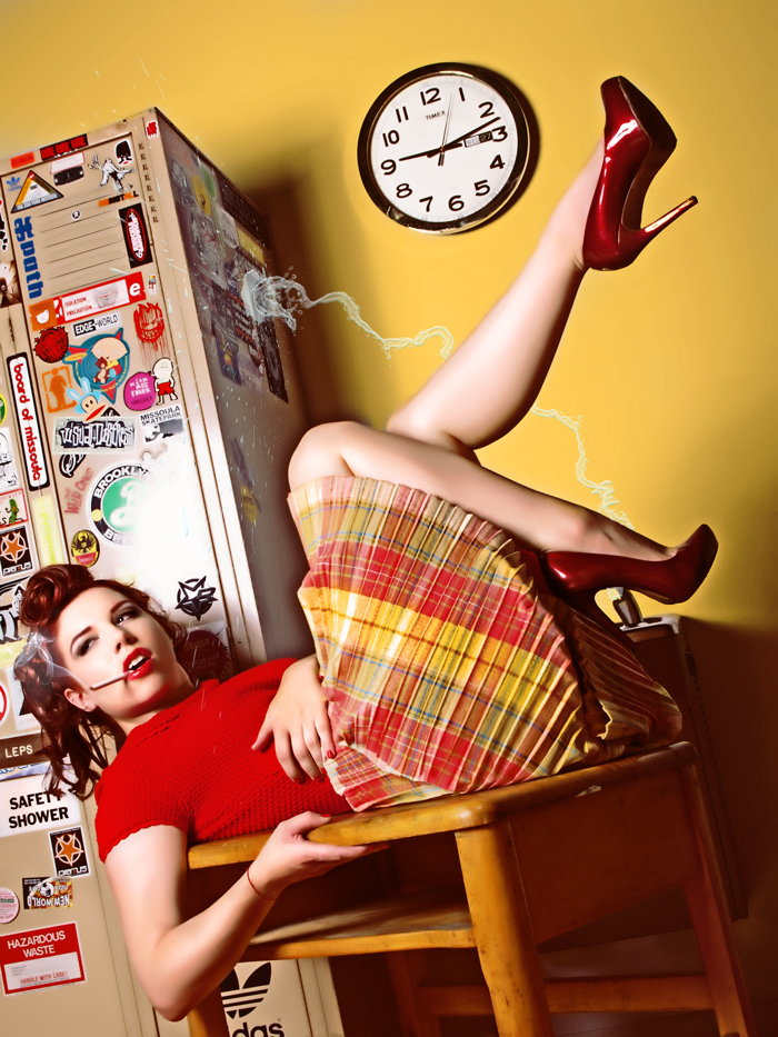 Ludella Hahn, Atomic Pin-Up