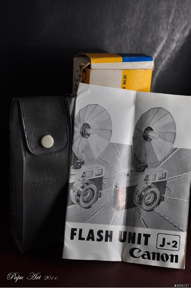QL17 生於1965年 同場現映 canon flash unit J2 古董閃燈 新增照片