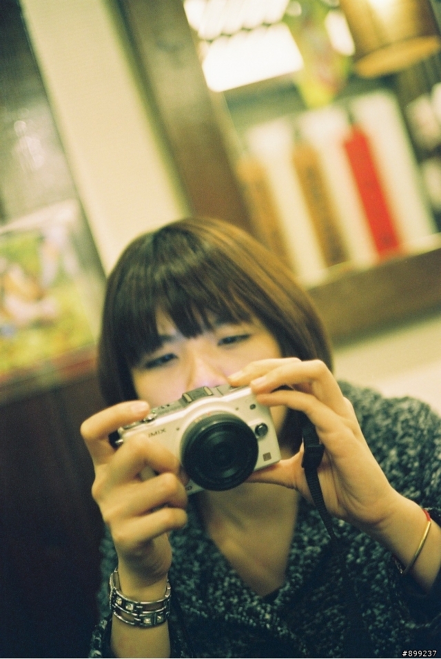 QL17 生於1965年 同場現映 canon flash unit J2 古董閃燈 新增照片