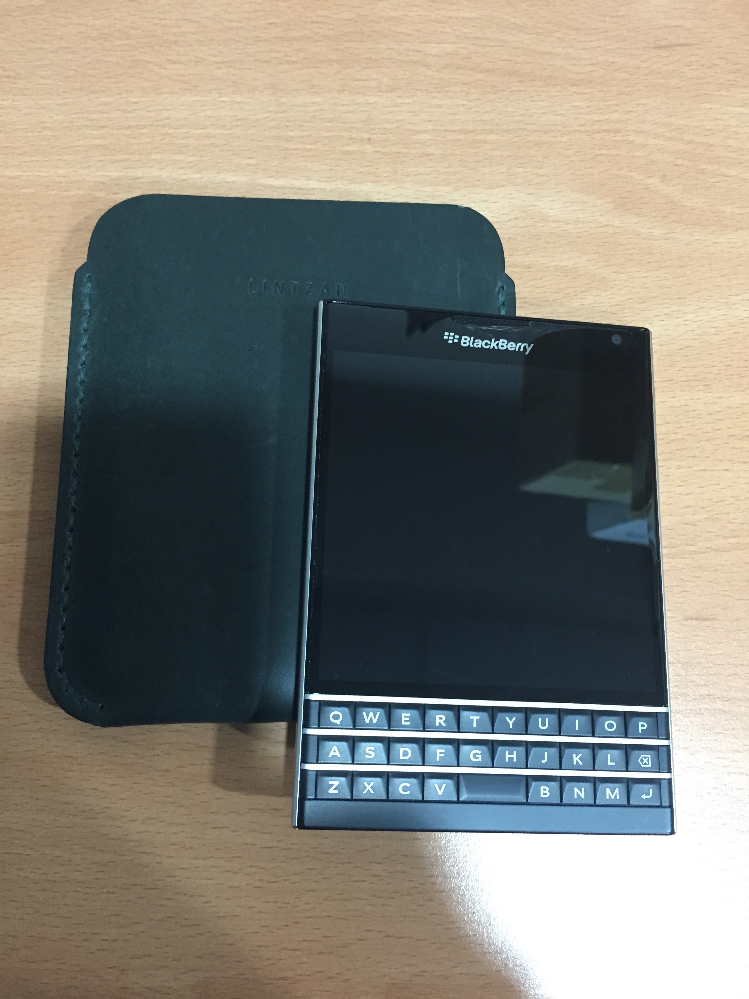 Blackberry Passport Leather case Mobile01
