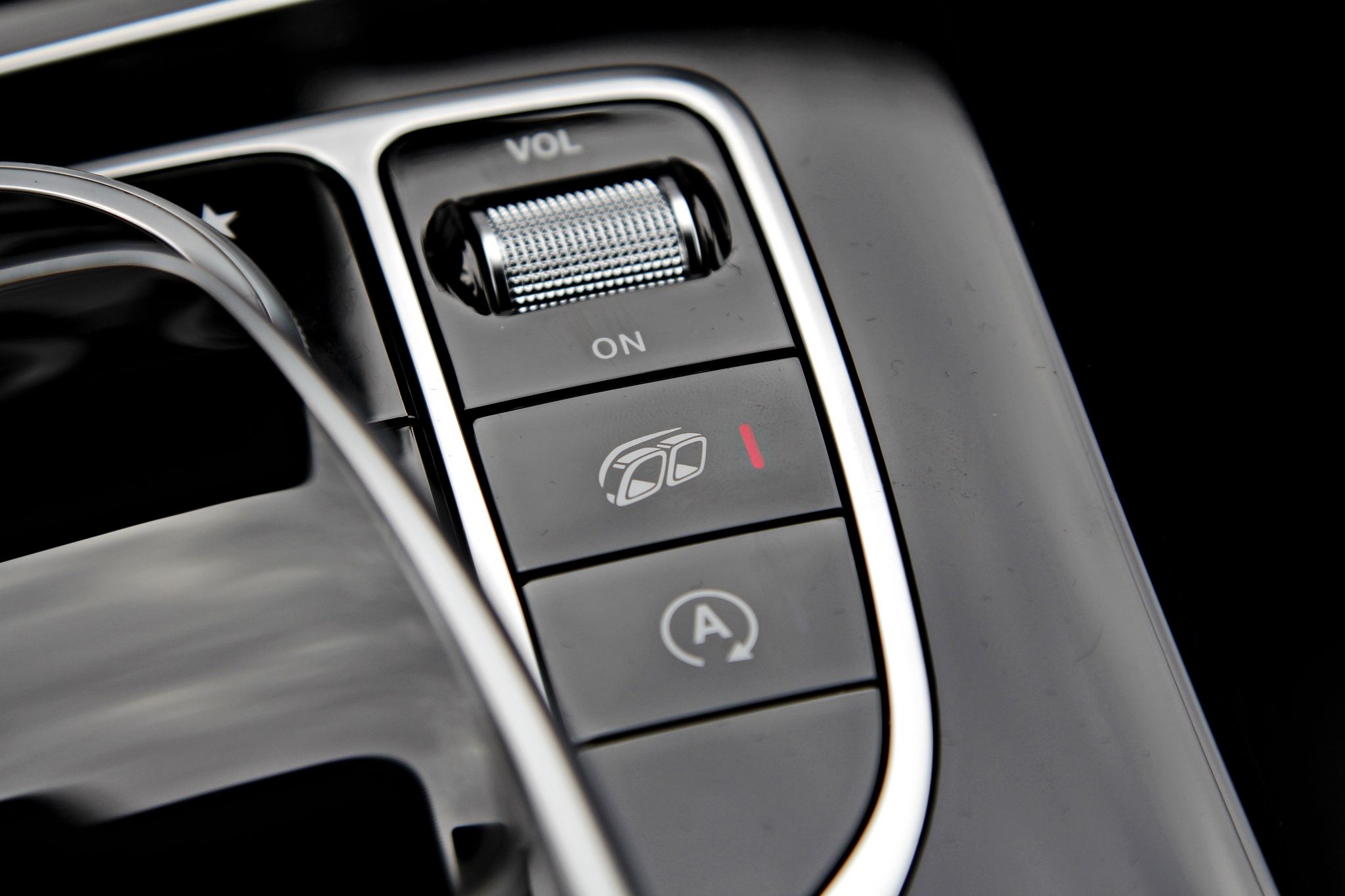 2018 GLC300 Coupe 德訂全新車 超級大滿配! (第14頁) Mobile01