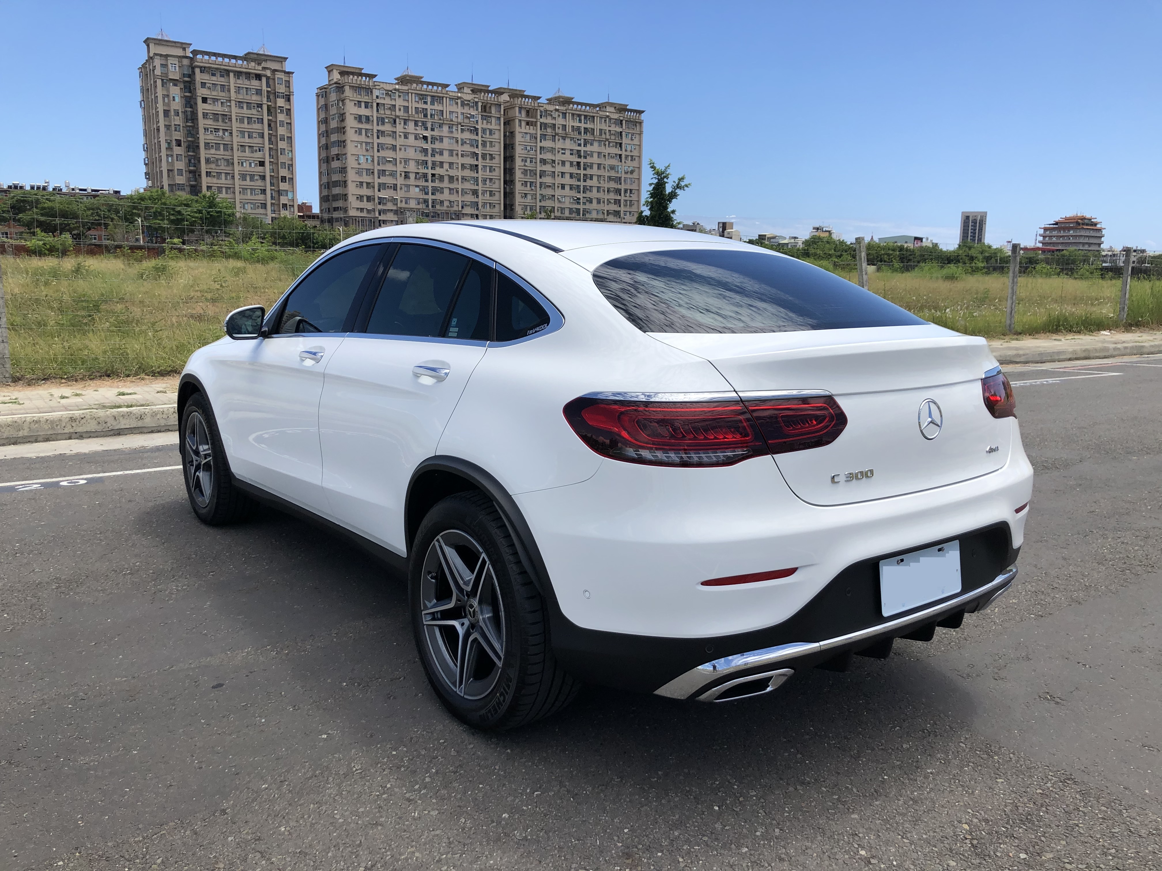 開箱 GLC 300 COUPE 2020 白 Mobile01