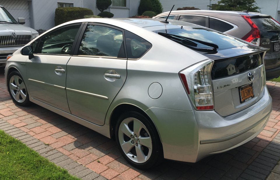 2010 Prius V not five because it is a 2010 44k mi Every Option