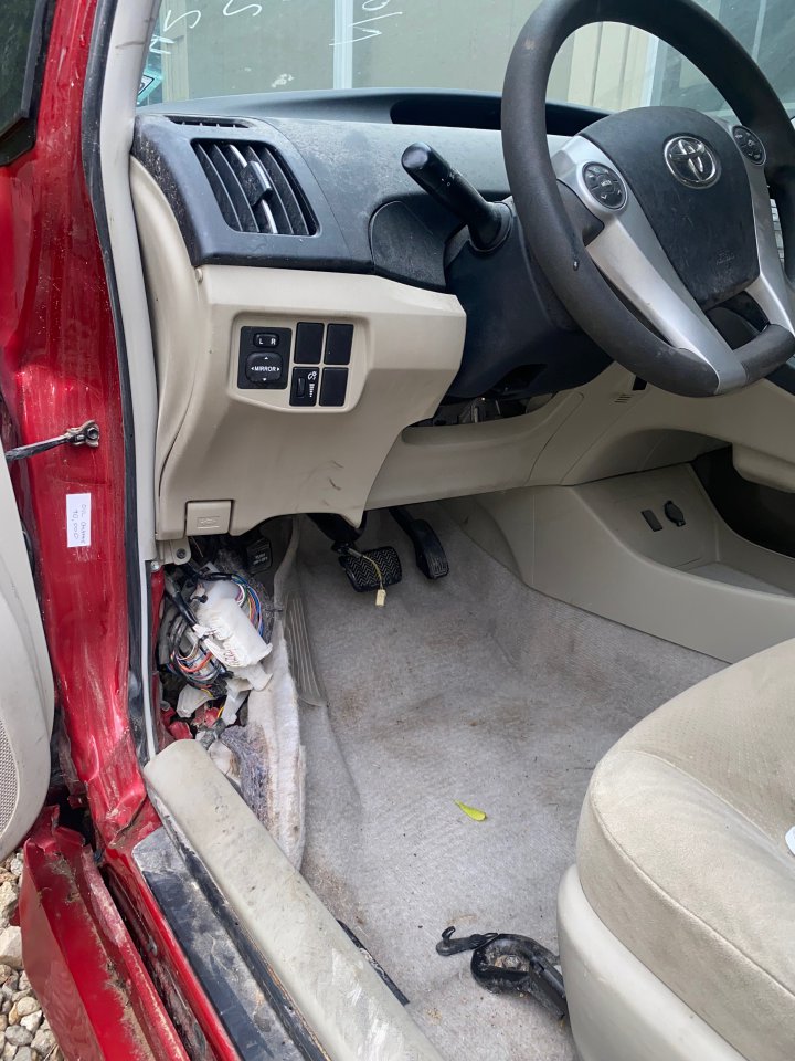 2011 Prius not charging 12V system PriusChat