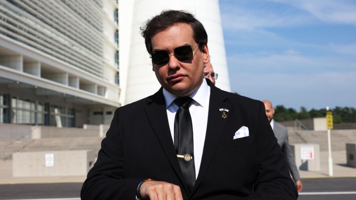 Santos Walks Out Of Prison And Immediately Does The One Thing