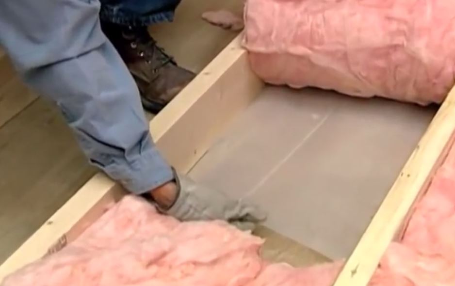 How to Replace Insulation in an Attic