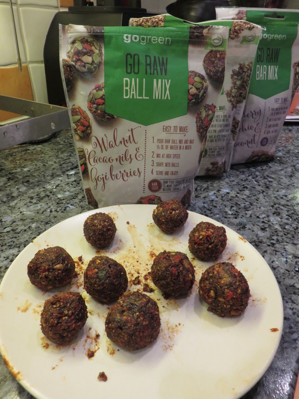 Recept på nyttiga och goda raw foodbollar