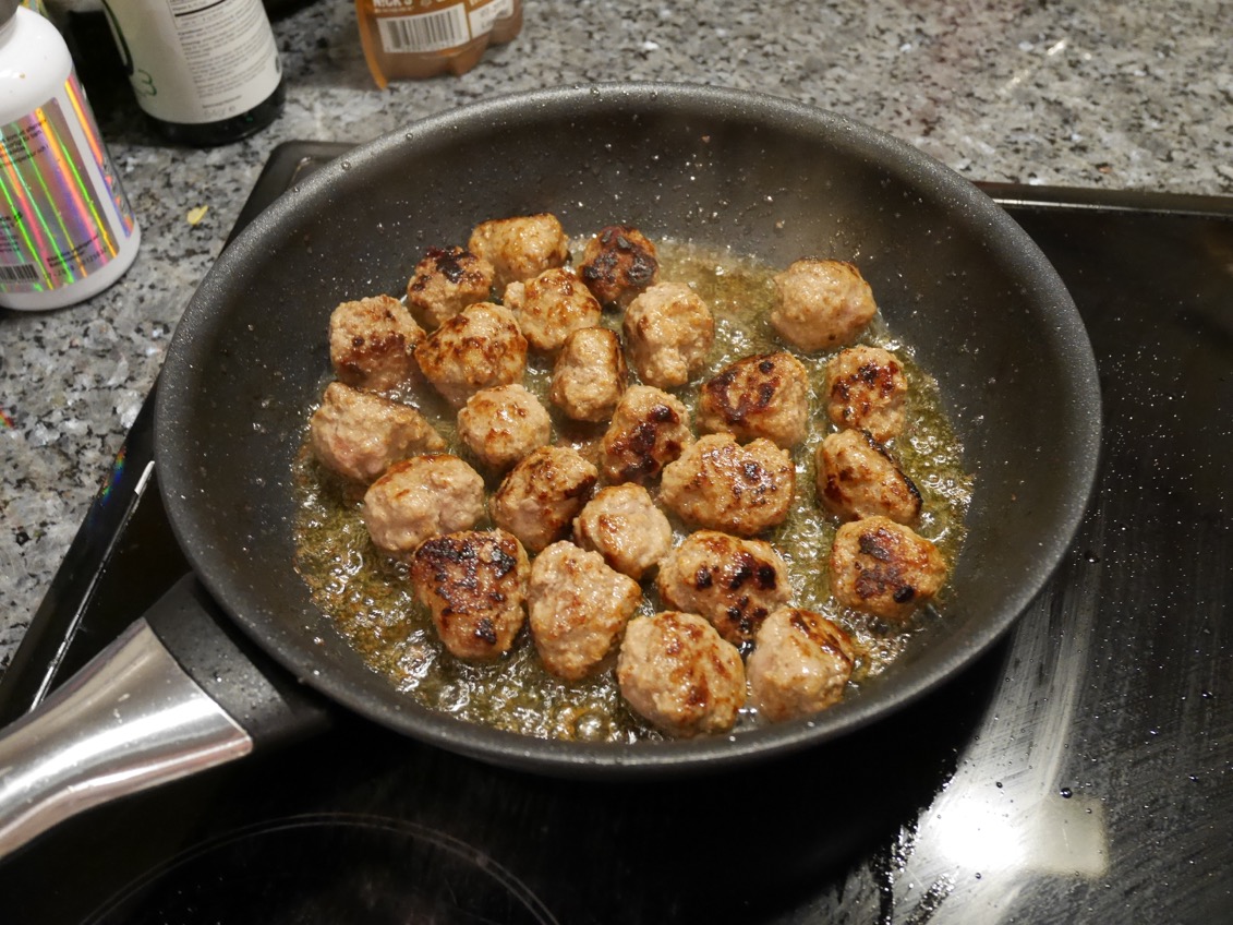 Julköttbullar, recept julköttbullar, recept köttbullar med julkryddor