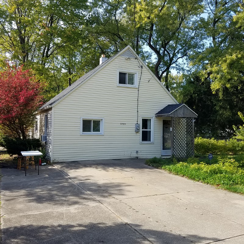 View Auction Goodrich Auction Company, David Goodrich Auctioneer