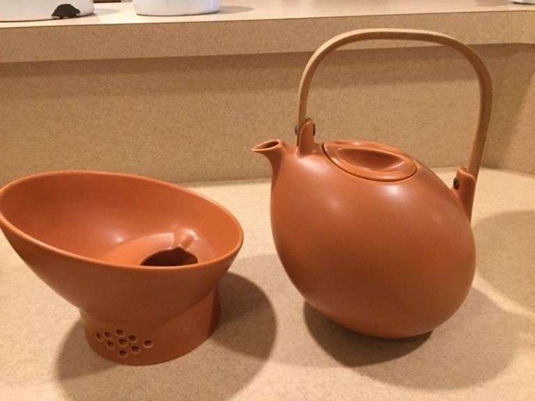 Danish Modern Teapot Southeast ReMarketing Service, LLC