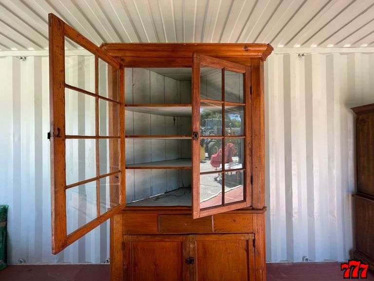 Pine Corner with Glass Doors 777 Auction Company
