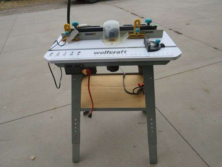 Wolfcraft router table with a Craftsman plunge router AAA Auction and