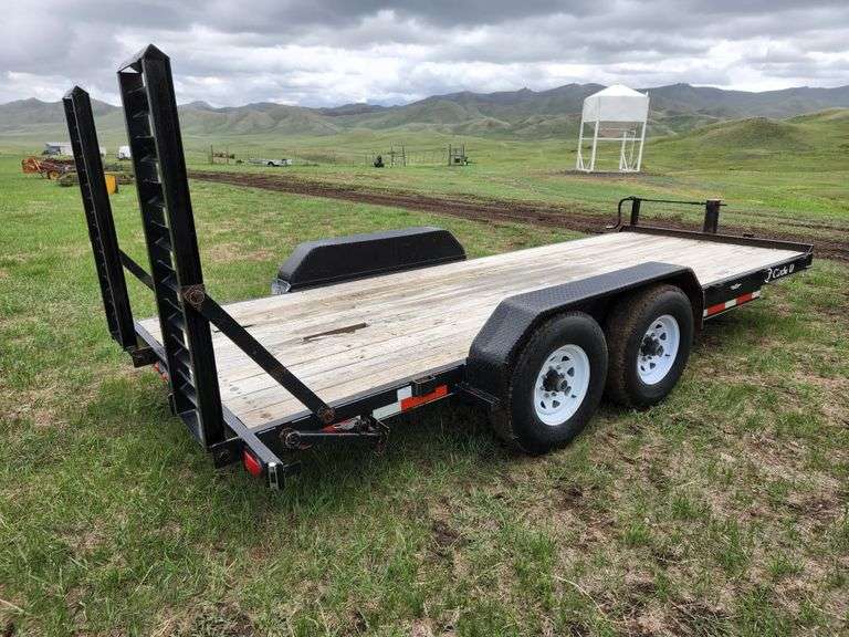 2008 Circle D flatbed trailer