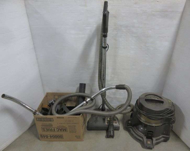 Rainbow Vacuum with Attachments Albrecht Auction Service