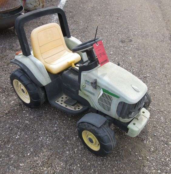 Children's John Deere Ride on Mower Albrecht Auction Service