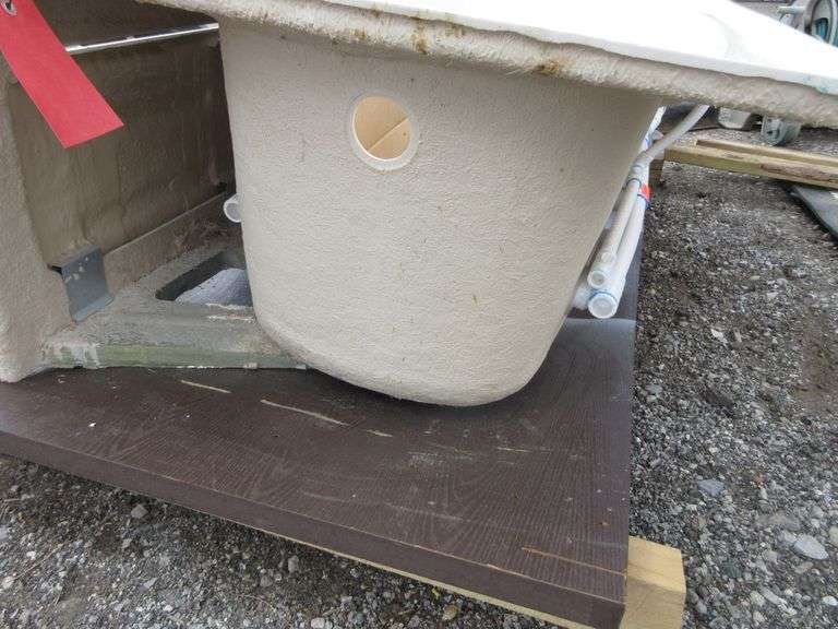 Jason Jacuzzi Tub, Floor Model Albrecht Auction Service