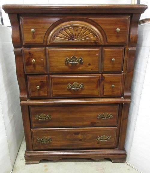 FiveDrawer Wood Grain Dresser Albrecht Auction Service