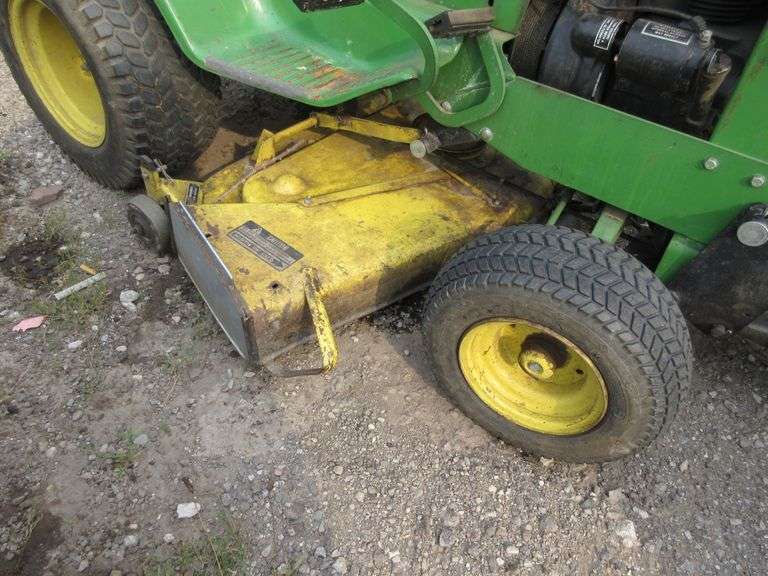 John Deere Model T0586 140 Lawn Tractor with 48" Deck and 54" Blade