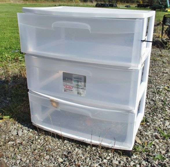 3Drawer plastic storage unit on wheels, 22"W x 15"D x 25"H, in fair