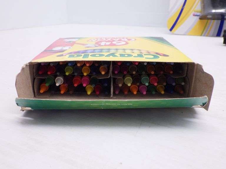 New Westcott iPoint Halo electric pencil sharpener, 64pack of crayons