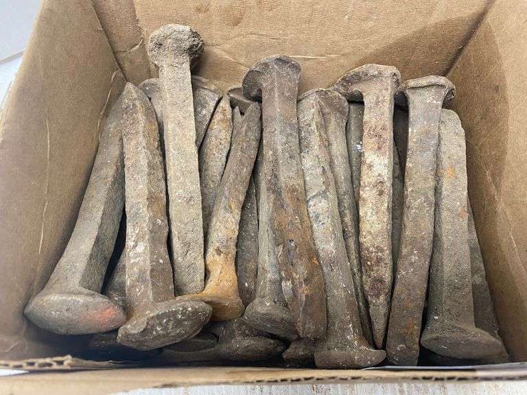 (25) Old railroad spikes Albrecht Auction Service
