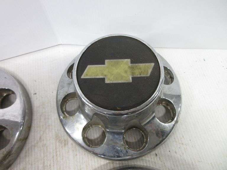 (4) Chevy 2500 dually center caps, used Albrecht Auction Service
