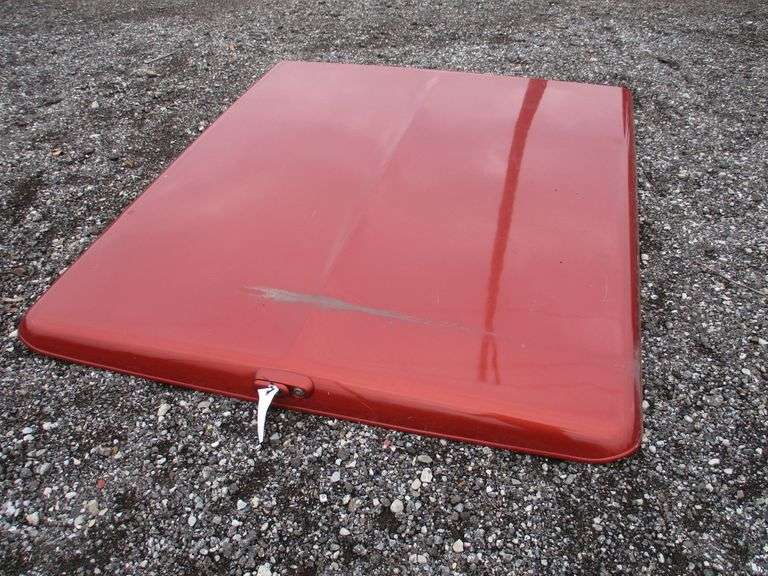 Truck bed hard top cover, 66"W x 80"L Albrecht Auction Service