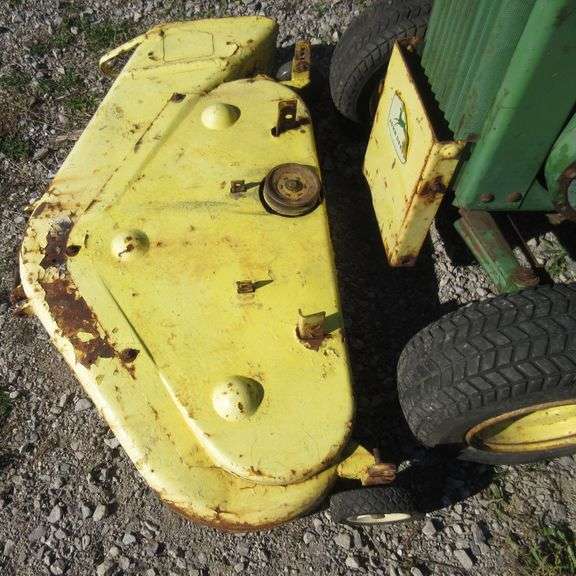 John Deere 112 Garden Tractor with mower deck, tractor is complete, has