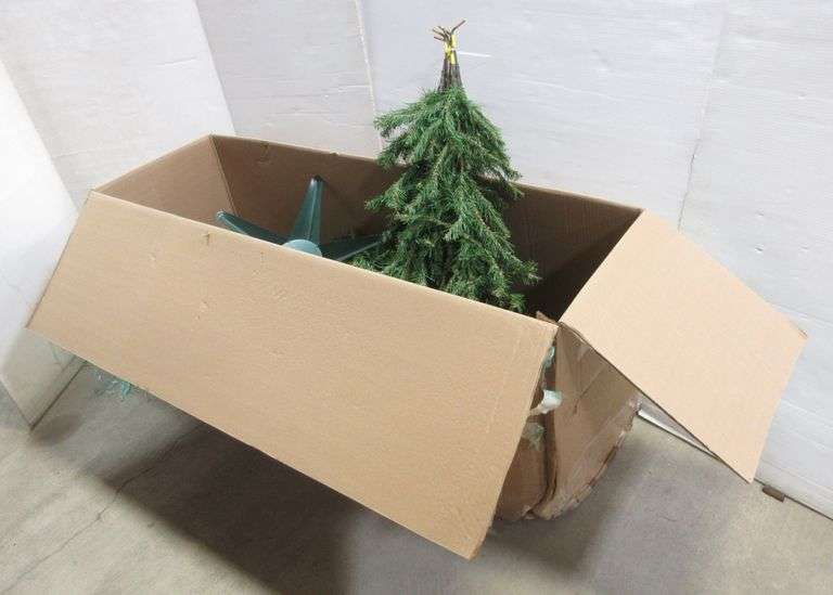 7' Christmas tree, artificial, real looking, color coded branches for easy assembly Albrecht