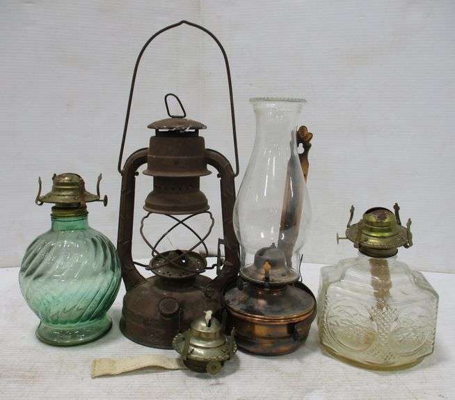 Oil/kerosene lamps, have wear, various sizes Albrecht Auction Service