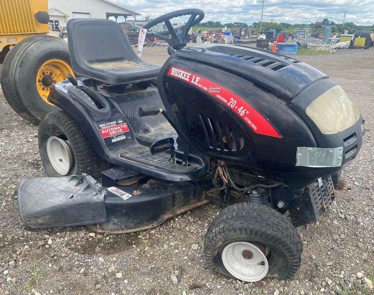 Huskee riding mower, 46" cut, 20 HP Briggs & Stratton, cranks but won't