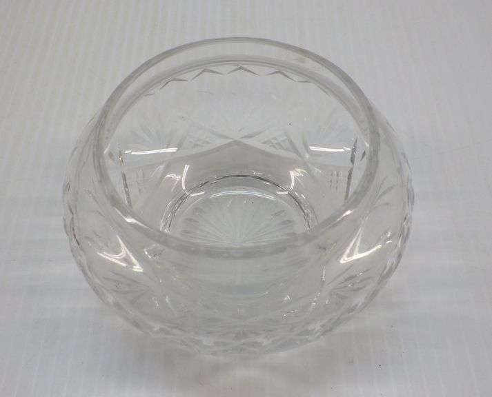 Older Edinburgh signed heavy crystal leaded glass rose bowl, footed